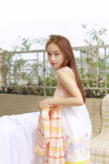 巨乳吸奶后入动漫